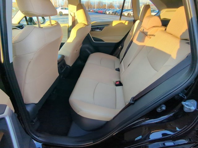 Used 2025 Toyota RAV4 XLE image 14