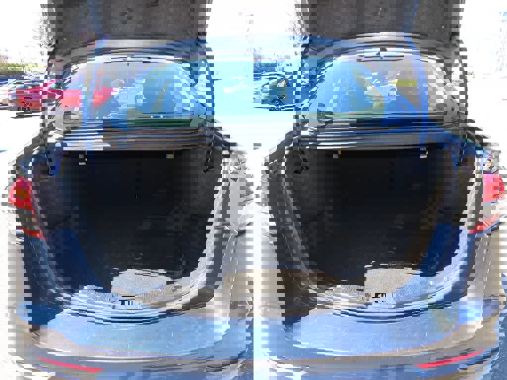 Used 2019 Ford Fusion SE image 11