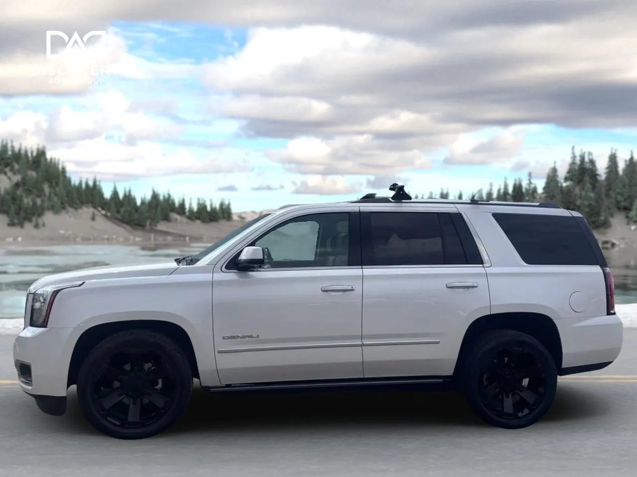 Used 2019 GMC Yukon Denali w/ Denali Ultimate Package AWD/4WD image 2