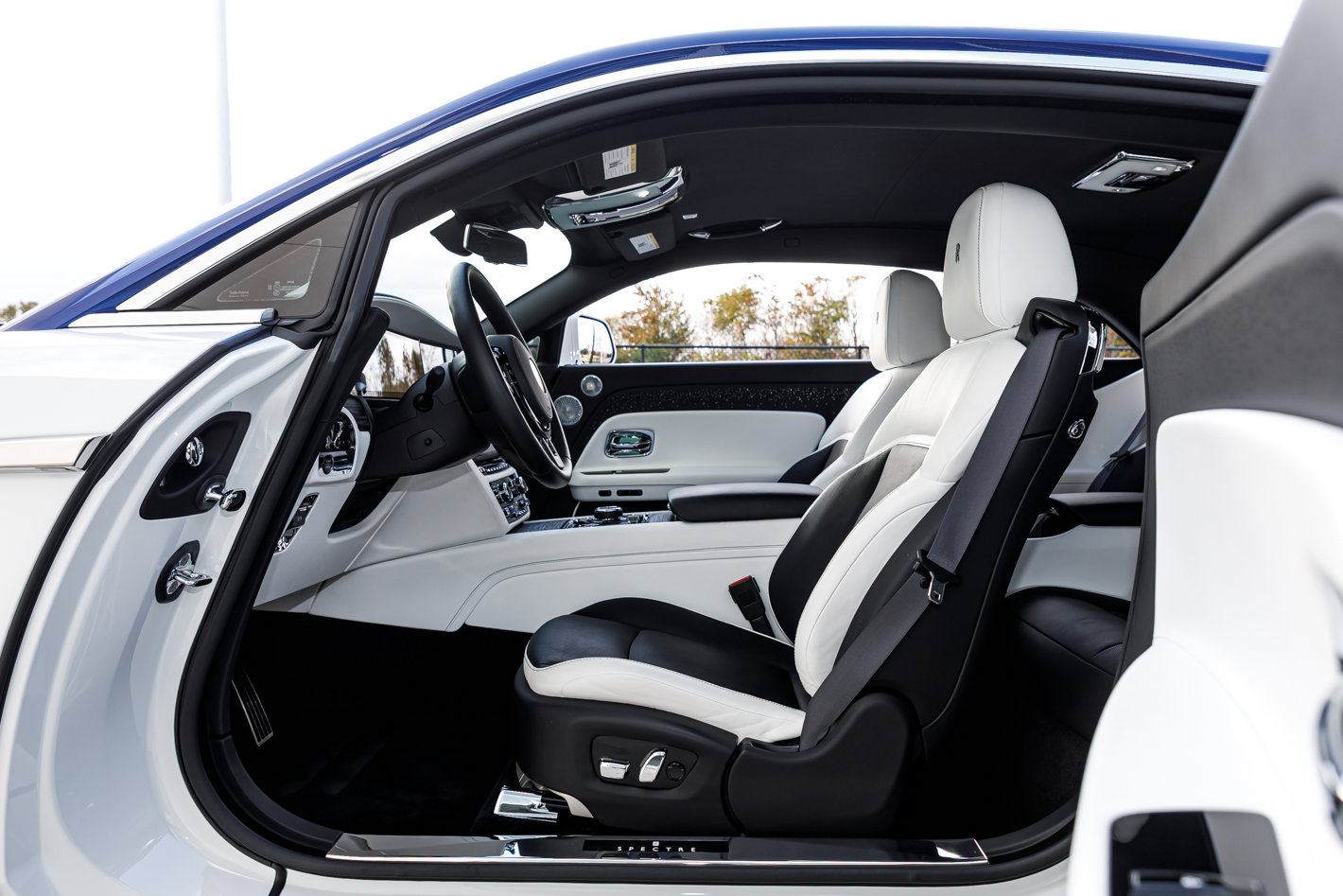 Used 2024 Rolls-Royce Spectre w/ Spectre Launch Package AWD/4WD image 32