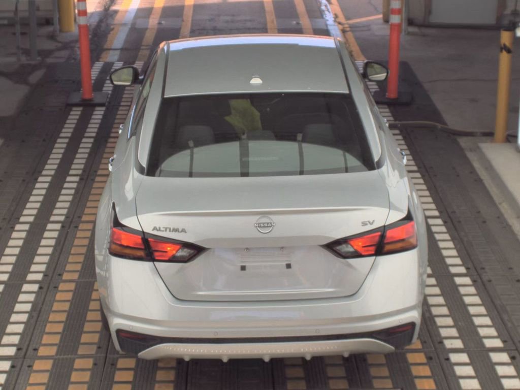 Used 2024 Nissan Altima 2.5 SV image 7