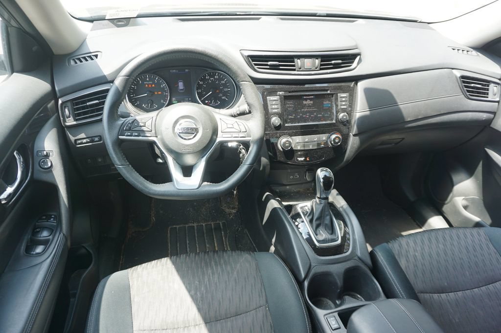 Used 2019 Nissan Rogue S w/ Special Edition Package FWD image 5