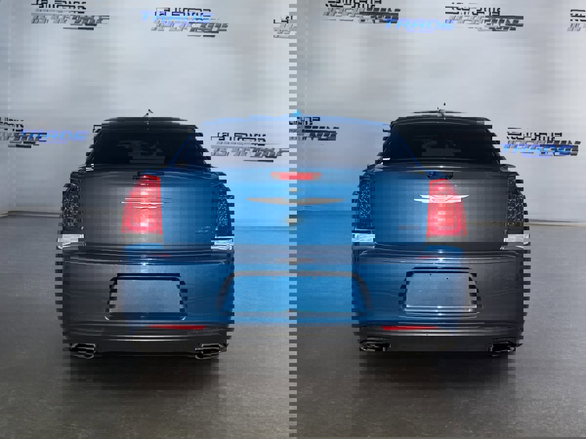Used 2021 Chrysler 300 Touring w/ Driver Convenience Group image 6