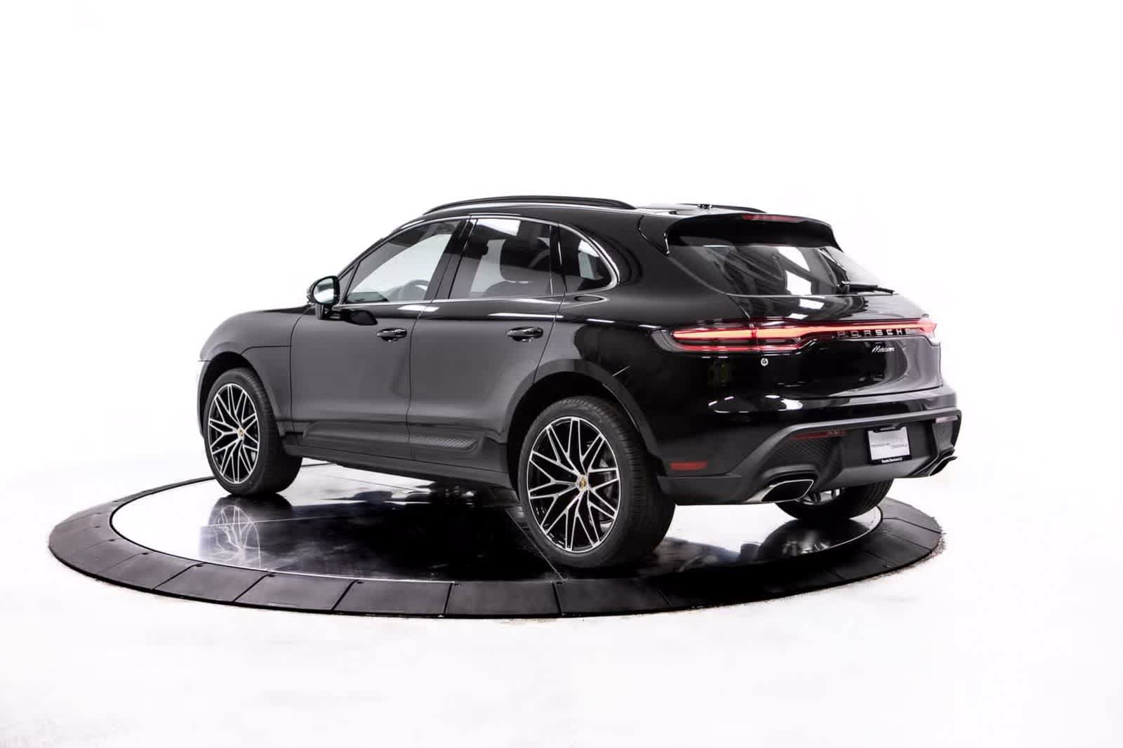 Certified 2026 Porsche Macan image 3