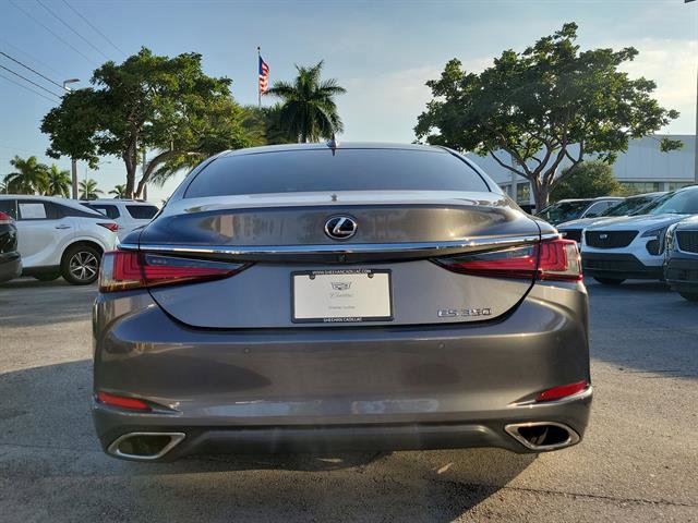 Used 2019 Lexus ES 350 w/ Luxury Package image 4