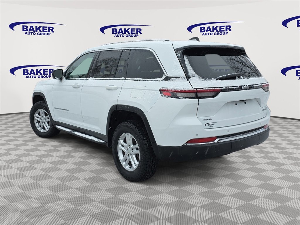 Used 2023 Jeep Grand Cherokee Laredo image 5