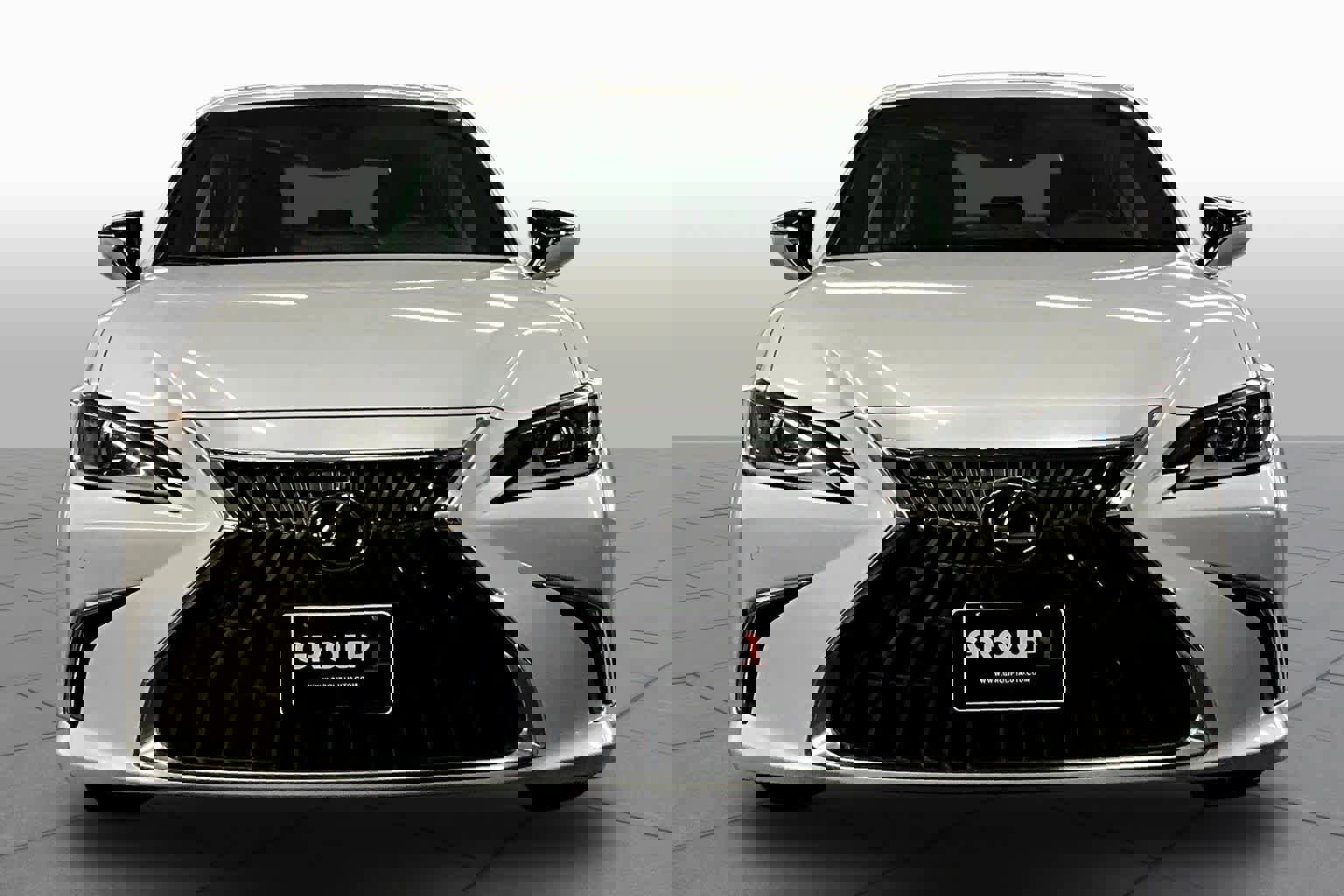 Used 2025 Lexus ES 300h w/ Premium Package image 3