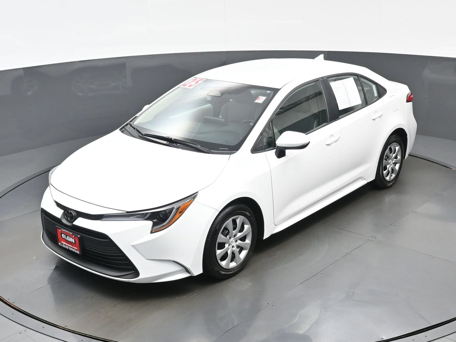 Used 2025 Toyota Corolla LE FWD image 34