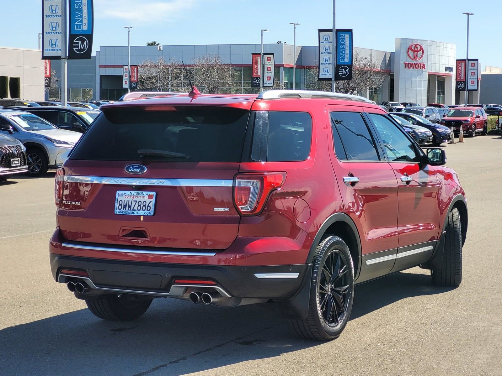 Used 2018 Ford Explorer Platinum image 5