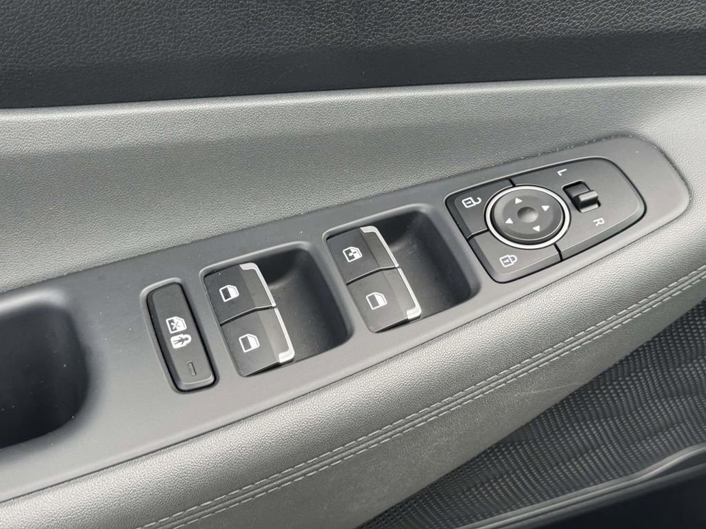 Used 2023 Hyundai Santa Fe SE image 17