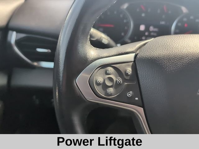 Used 2022 Chevrolet Traverse RS image 9