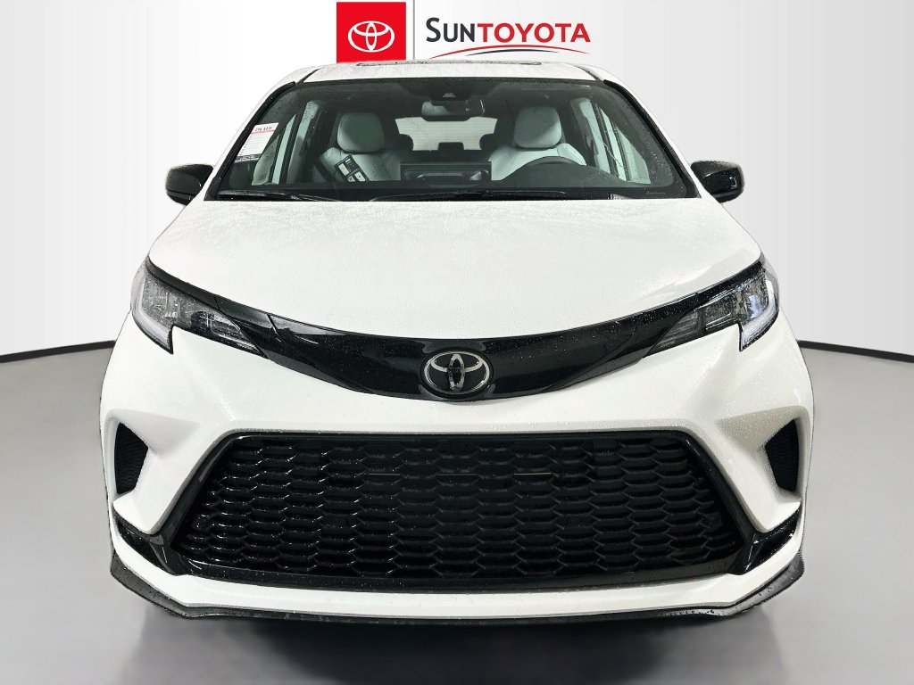 New 2026 Toyota Sienna XSE FWD image 8
