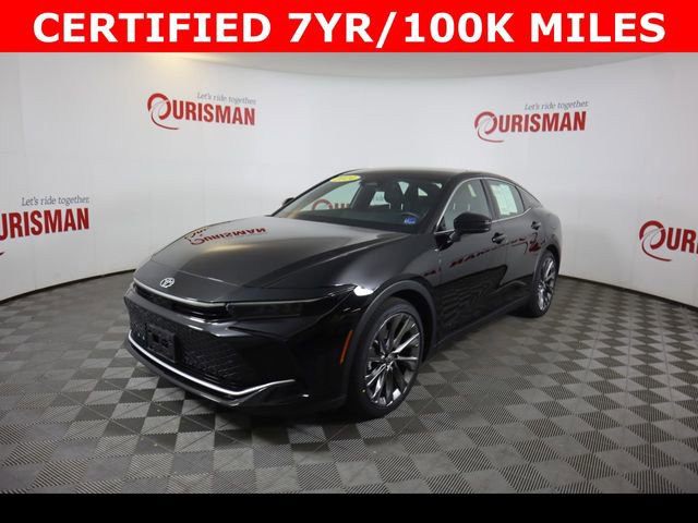 Used 2024 Toyota Crown w/ Advanced Technology Package AWD/4WD image 3
