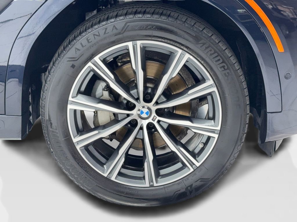 Used 2022 BMW X6 xDrive40i w/ M Sport Package image 53