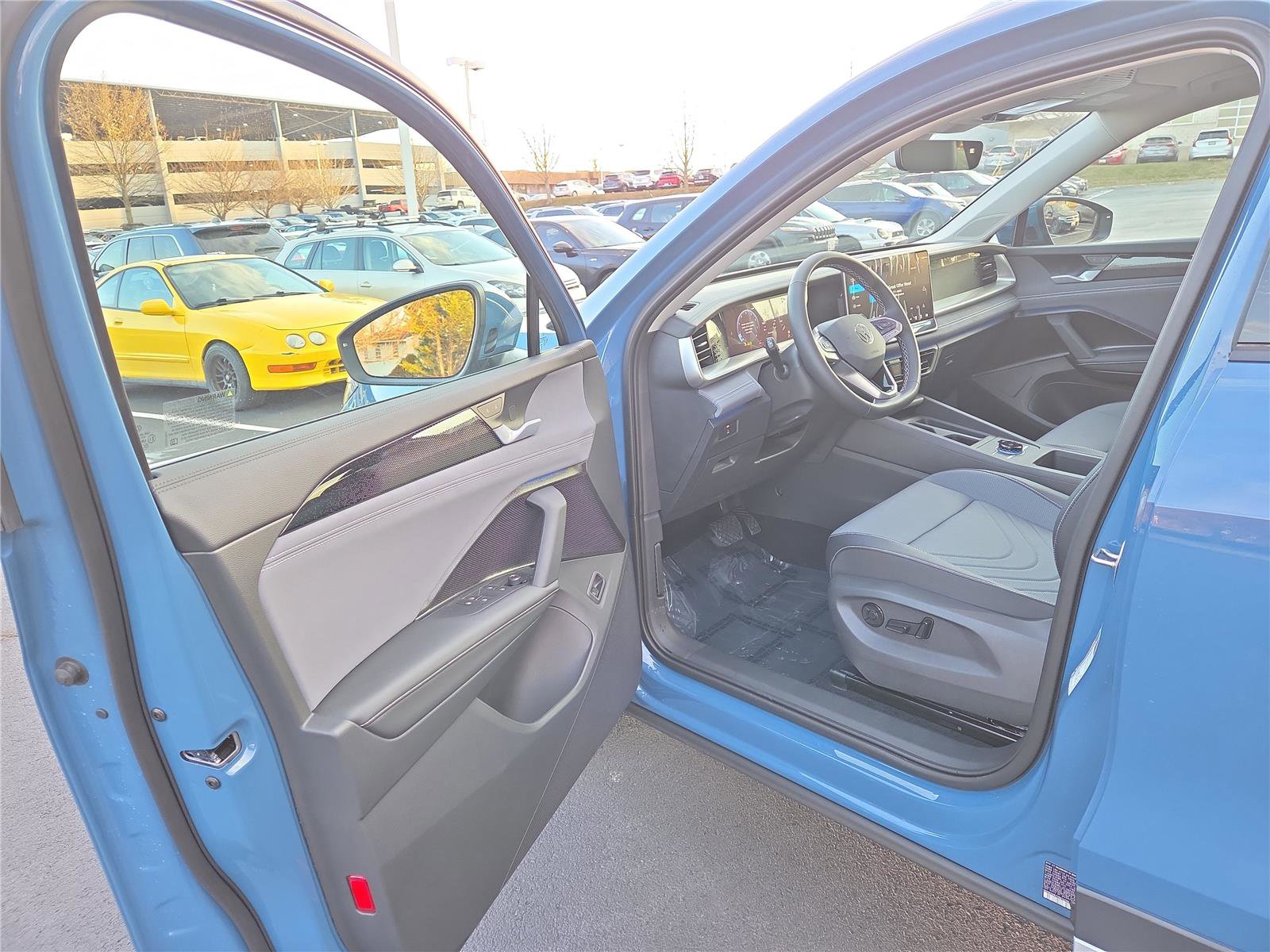 New 2026 Volkswagen Tiguan SE image 11