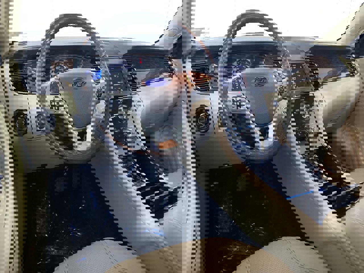 Used 2018 Ford Taurus Limited w/ Driver Assist Package image 2