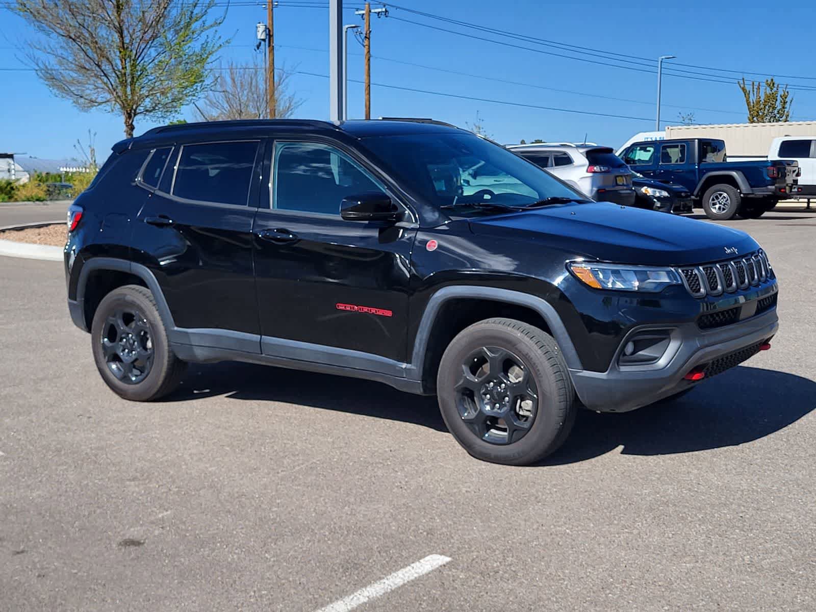 Used 2023 Jeep Compass Trailhawk w/ Sun and Sound Group AWD/4WD image 3