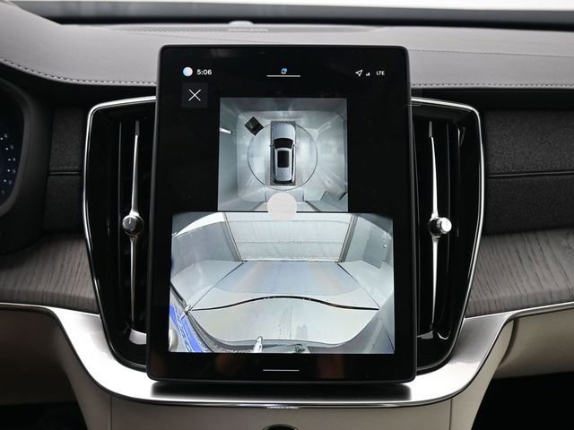 New 2026 Volvo XC90 B6 Ultra w/ Protection Package image 21