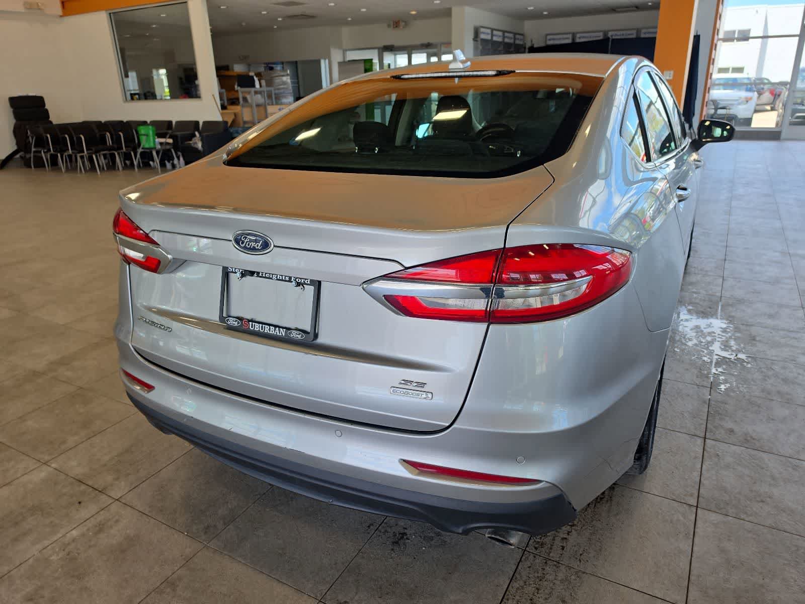Used 2020 Ford Fusion SE FWD image 8