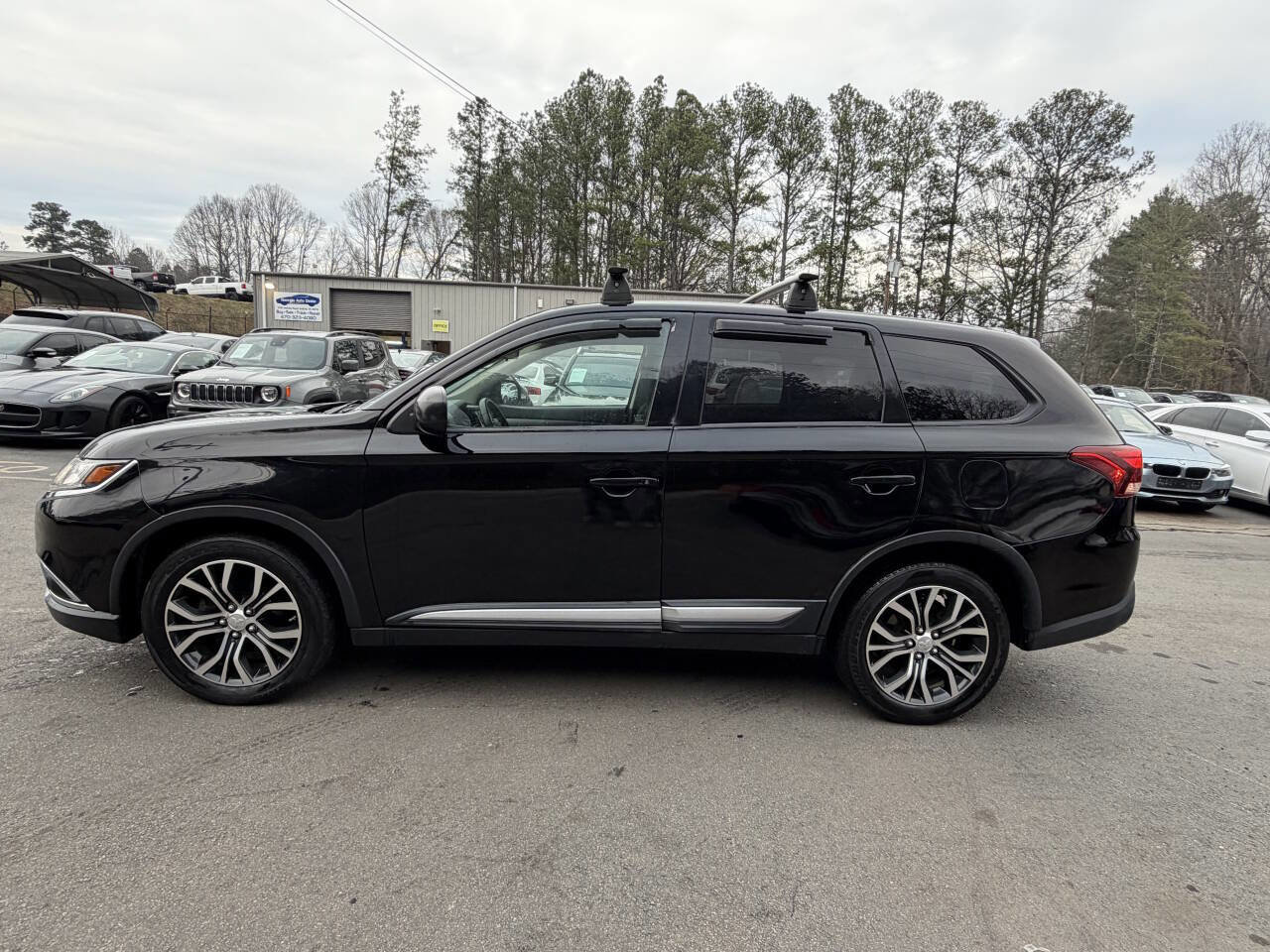 Used 2016 Mitsubishi Outlander SEL image 9