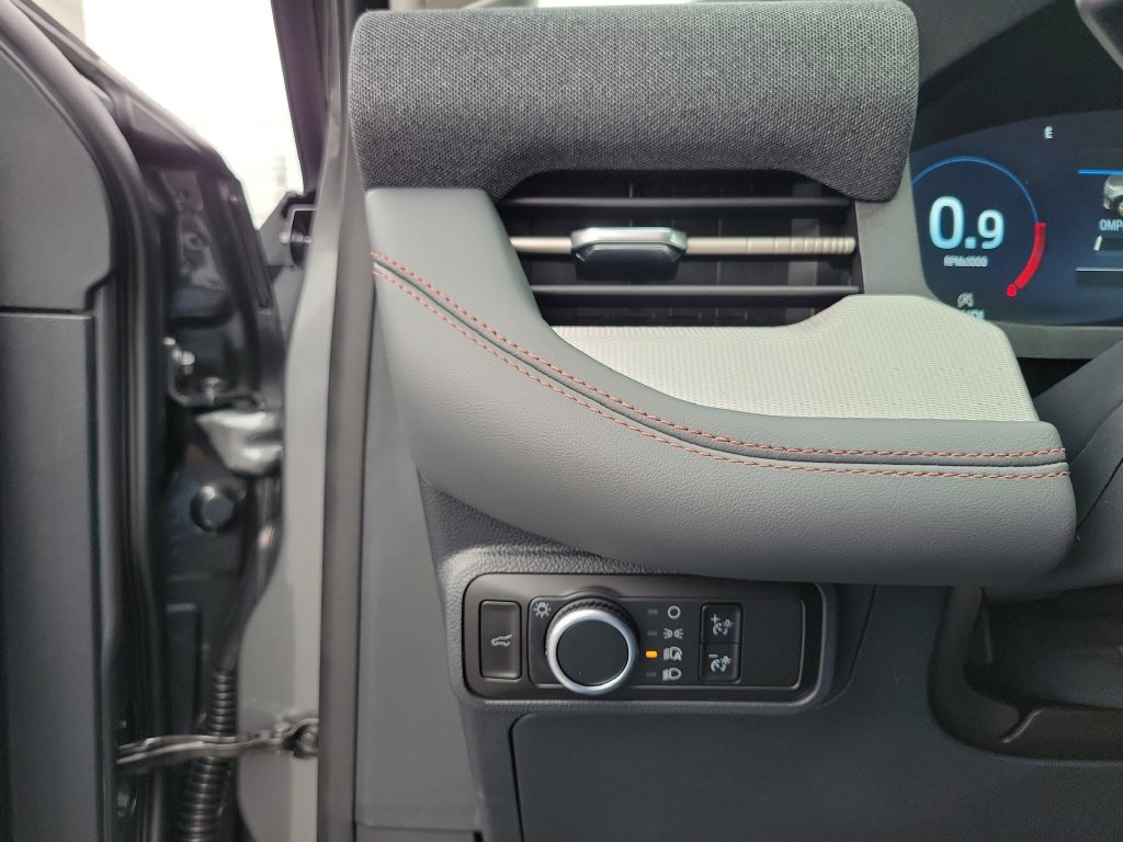 New 2026 Ford Explorer Active RWD image 21