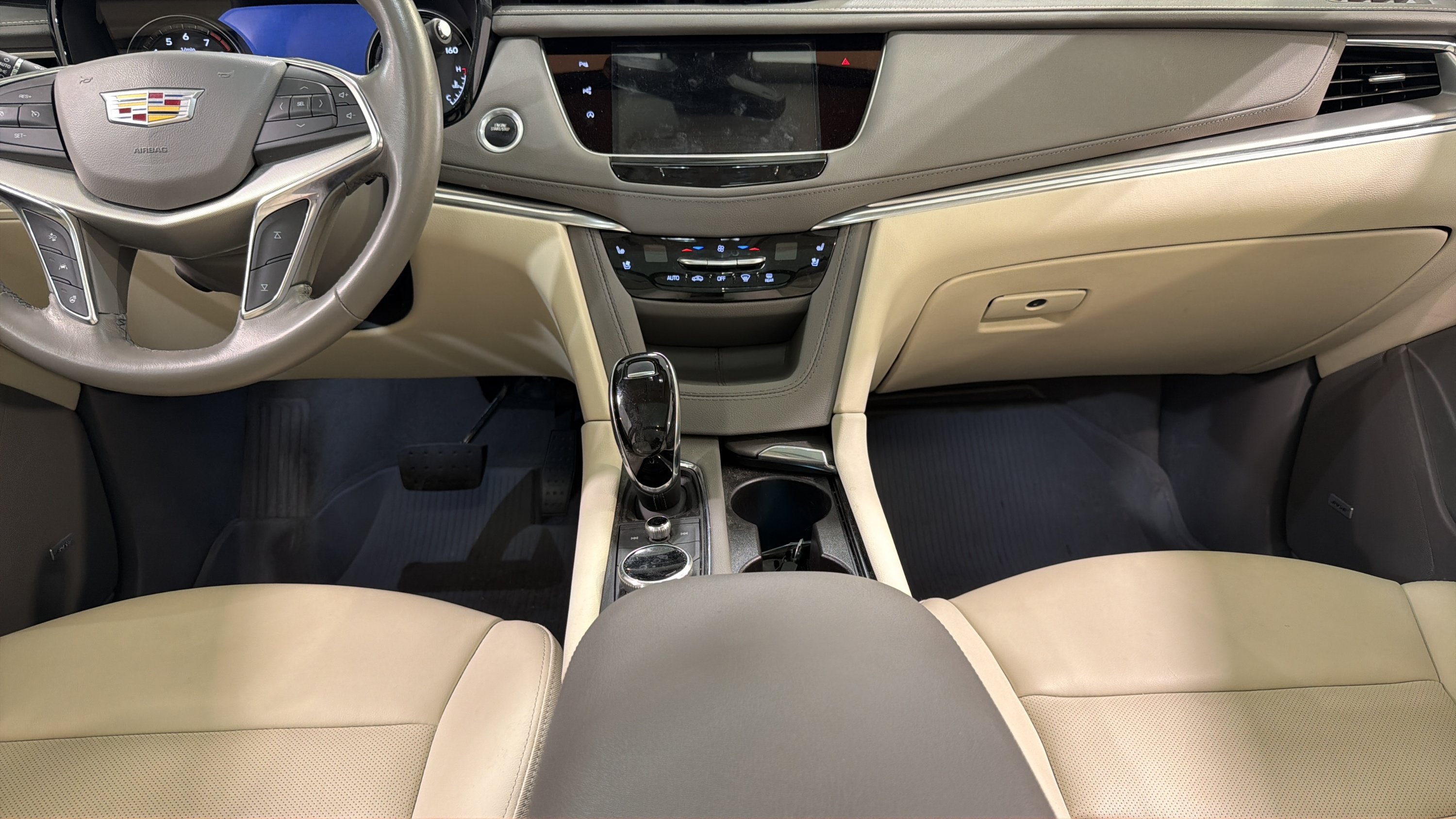 Used 2024 Cadillac XT5 Premium Luxury w/ Technology Package FWD image 23