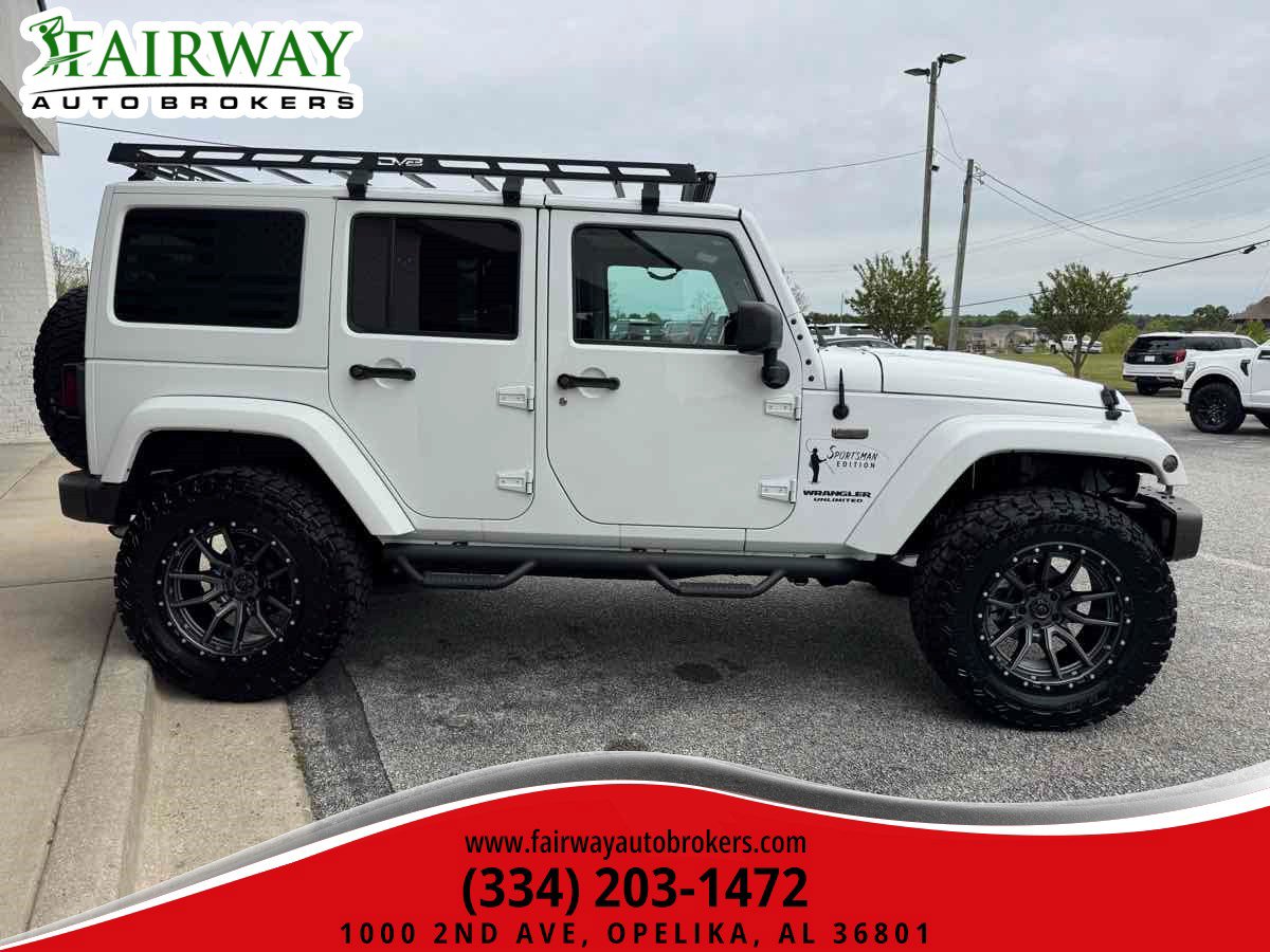 Used 2016 Jeep Wrangler Unlimited Sahara image 5