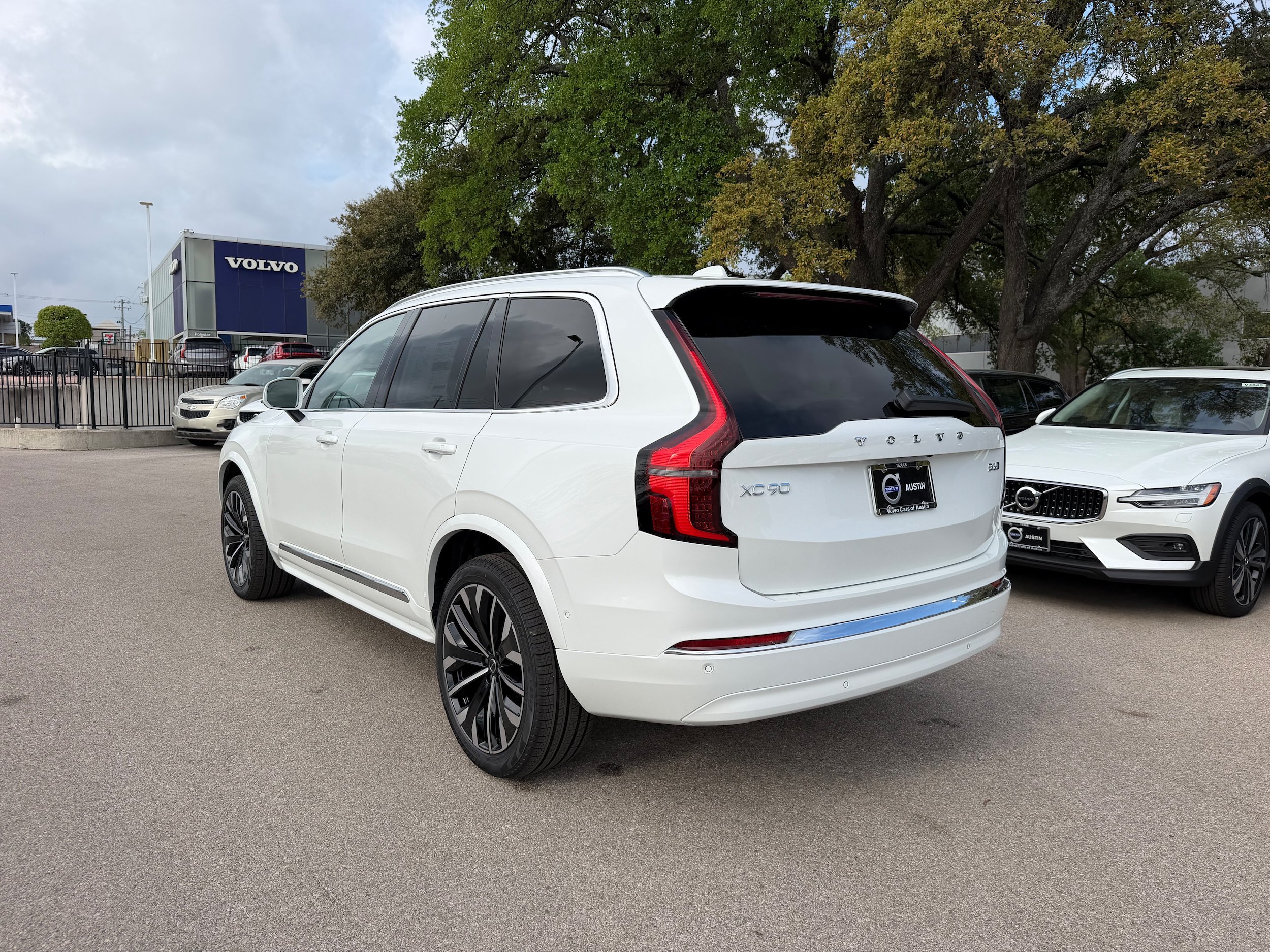 New 2026 Volvo XC90 B6 Ultra w/ Protection Package AWD/4WD image 4
