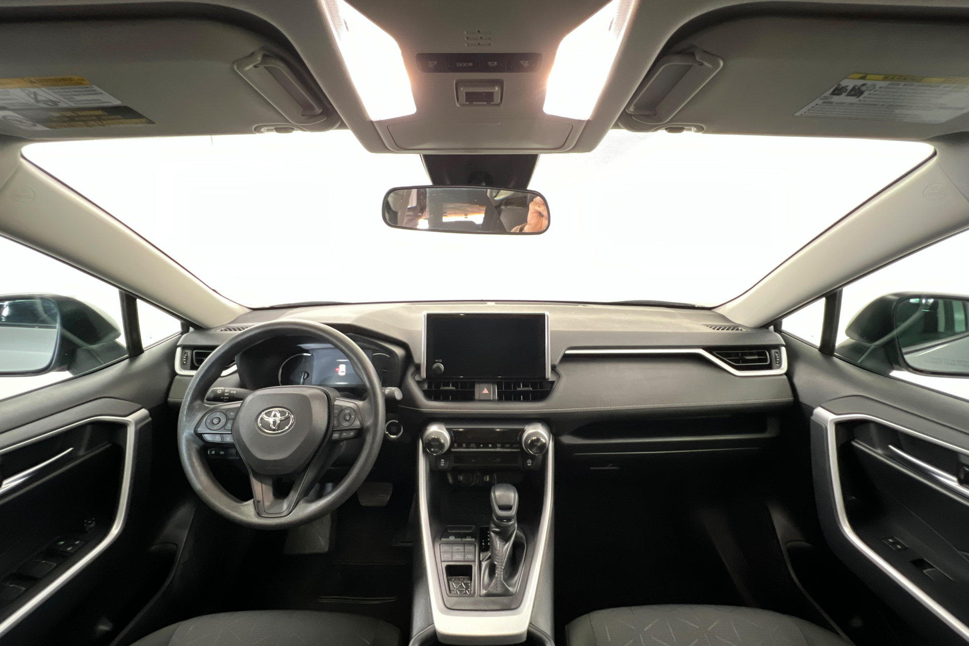 Used 2025 Toyota RAV4 XLE AWD/4WD image 10