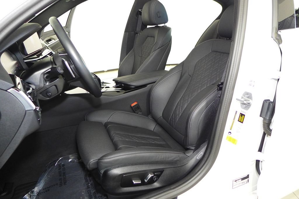 Used 2023 BMW 530i w/ Convenience Package RWD image 22