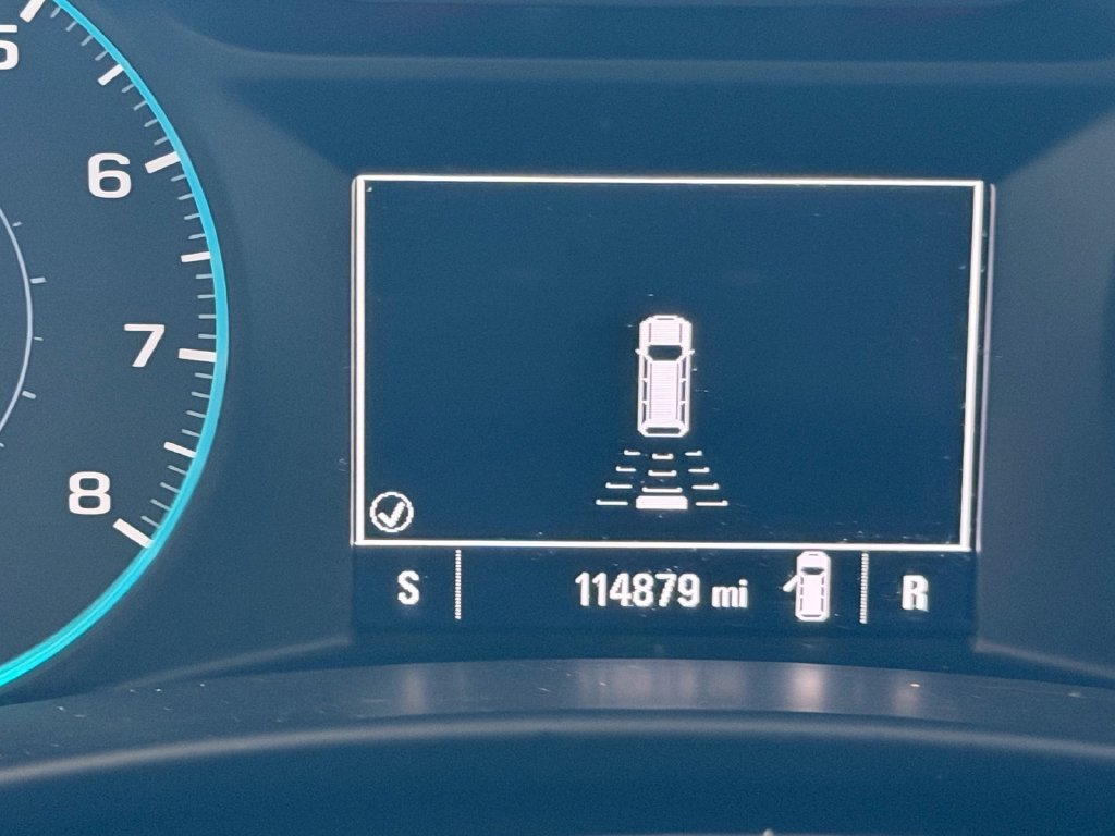 Used 2018 Chevrolet Equinox LT FWD image 22