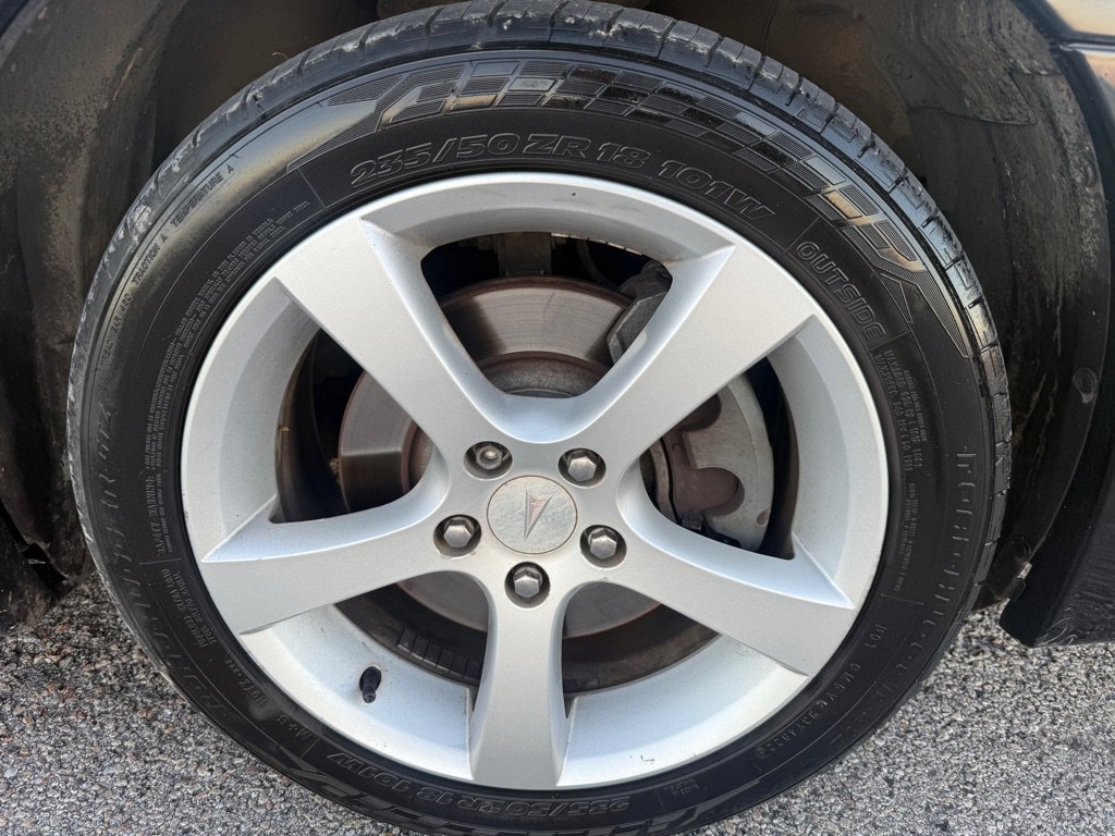 Used 2004 Pontiac Bonneville GXP image 16