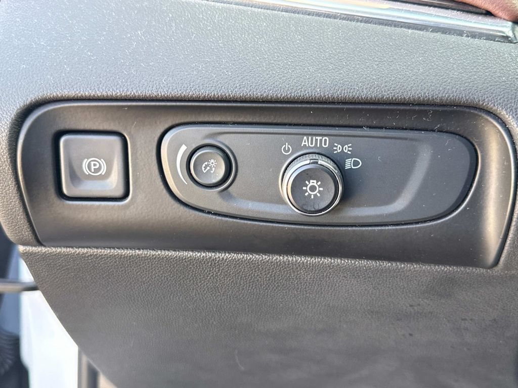 Used 2018 Buick Enclave Avenir w/ Avenir Technology Package FWD image 24
