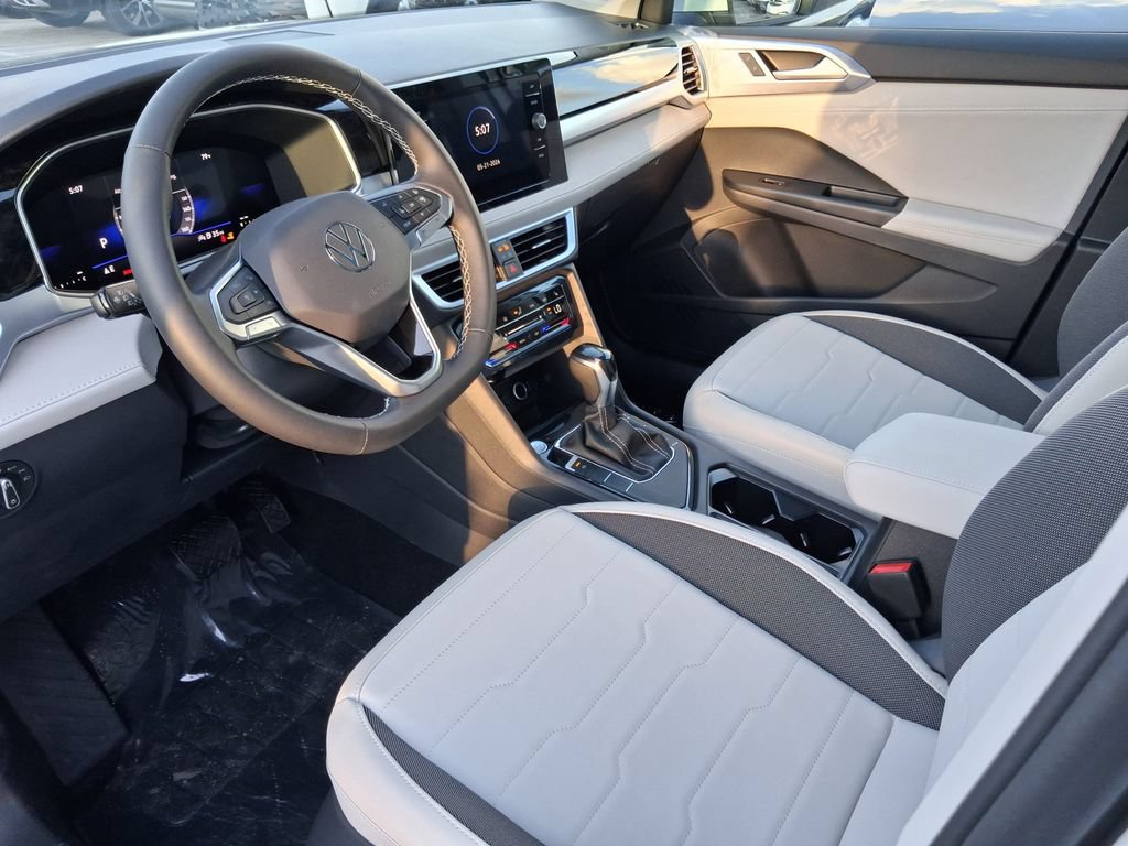 New 2026 Volkswagen Taos SE FWD image 6