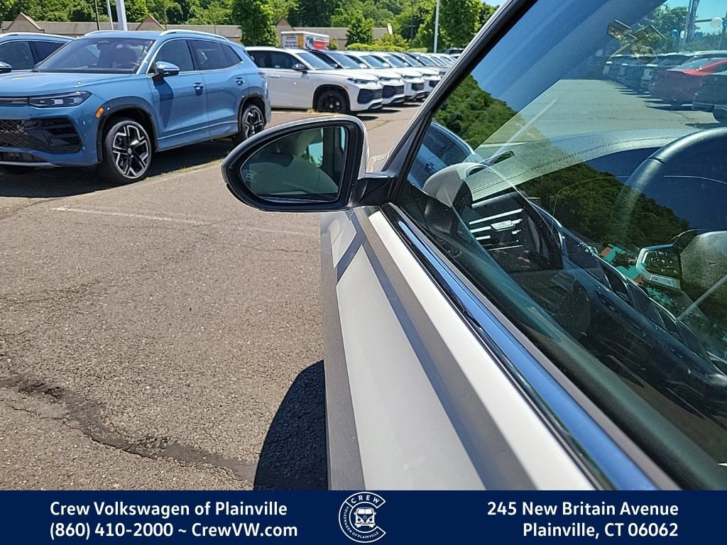 Certified 2024 Volkswagen Jetta SE w/ Panoramic Sunroof Package FWD image 28