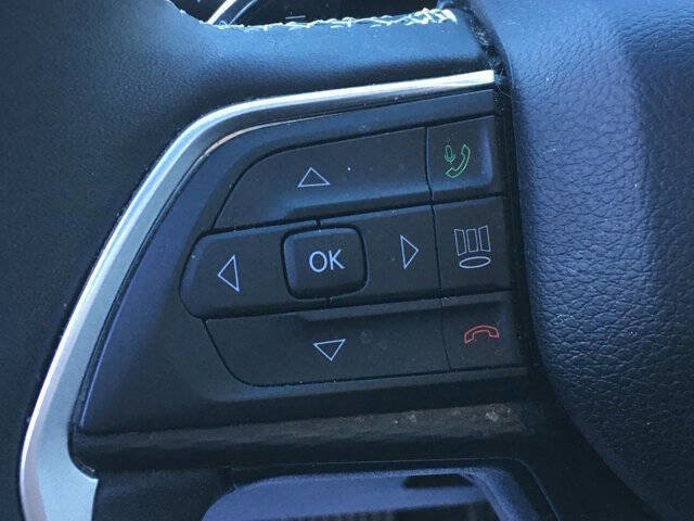 Used 2024 Jeep Grand Cherokee L Laredo w/ Luxury Tech Group I image 11