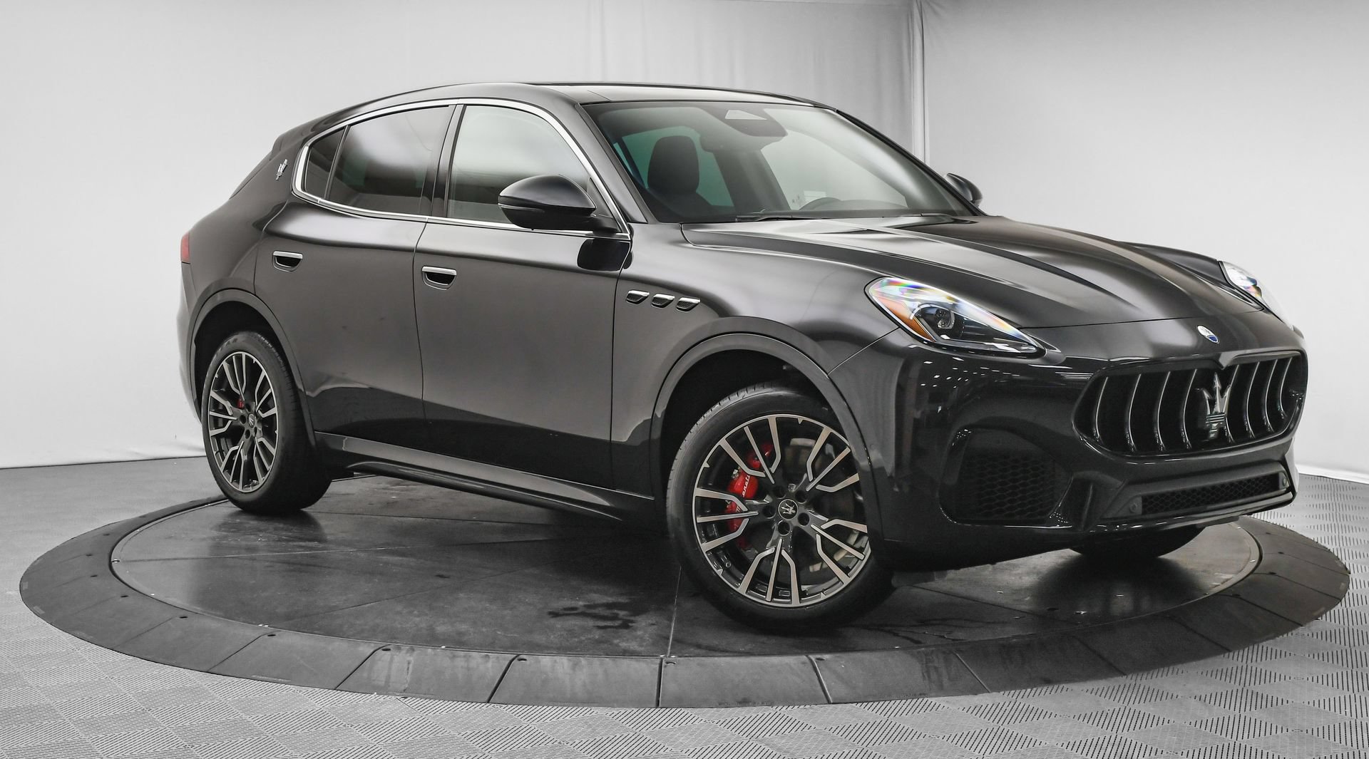 Used 2025 Maserati Grecale GT AWD/4WD image 1