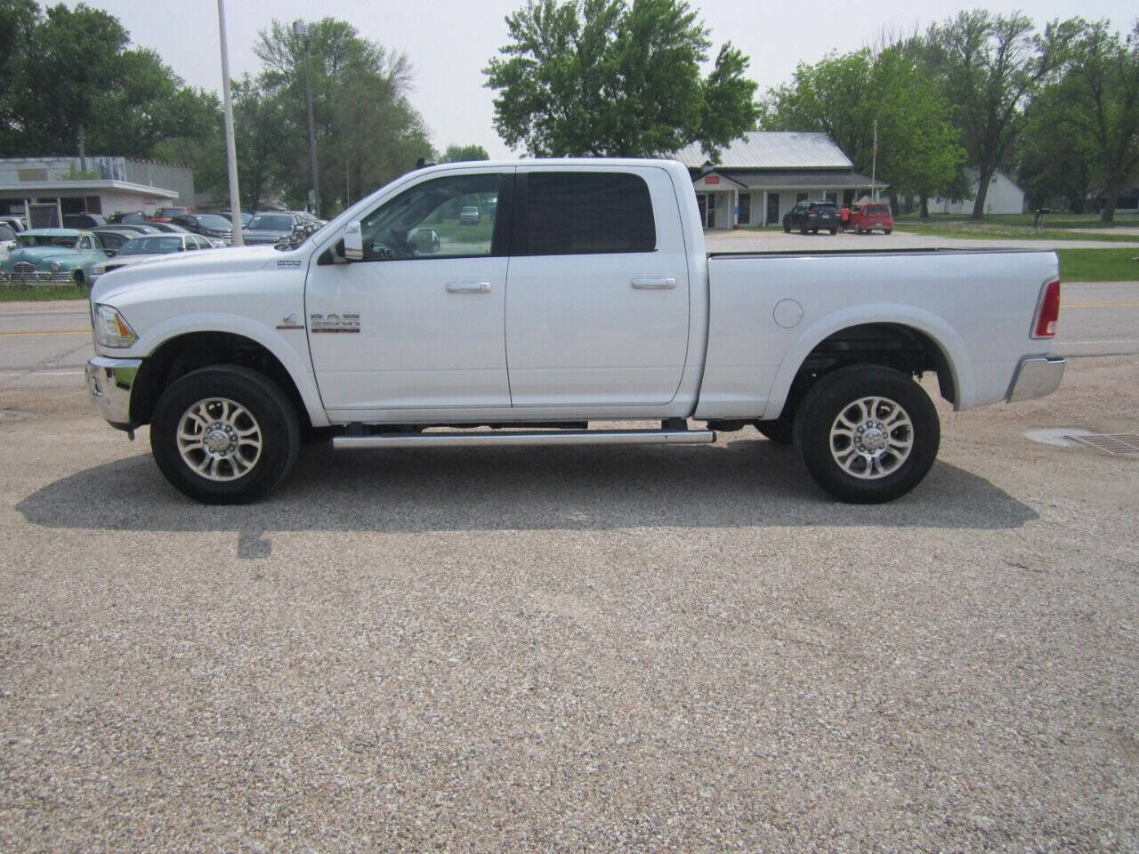 Used 2017 RAM 2500 Laramie w/ Convenience Group AWD/4WD image 4