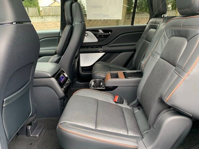 New 2026 Lincoln Aviator Black Label w/ Dynamic Handling Package AWD/4WD image 17