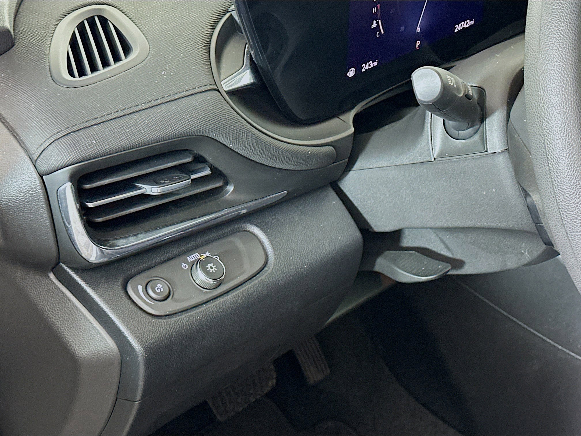 Used 2025 Buick Envista Preferred FWD image 16