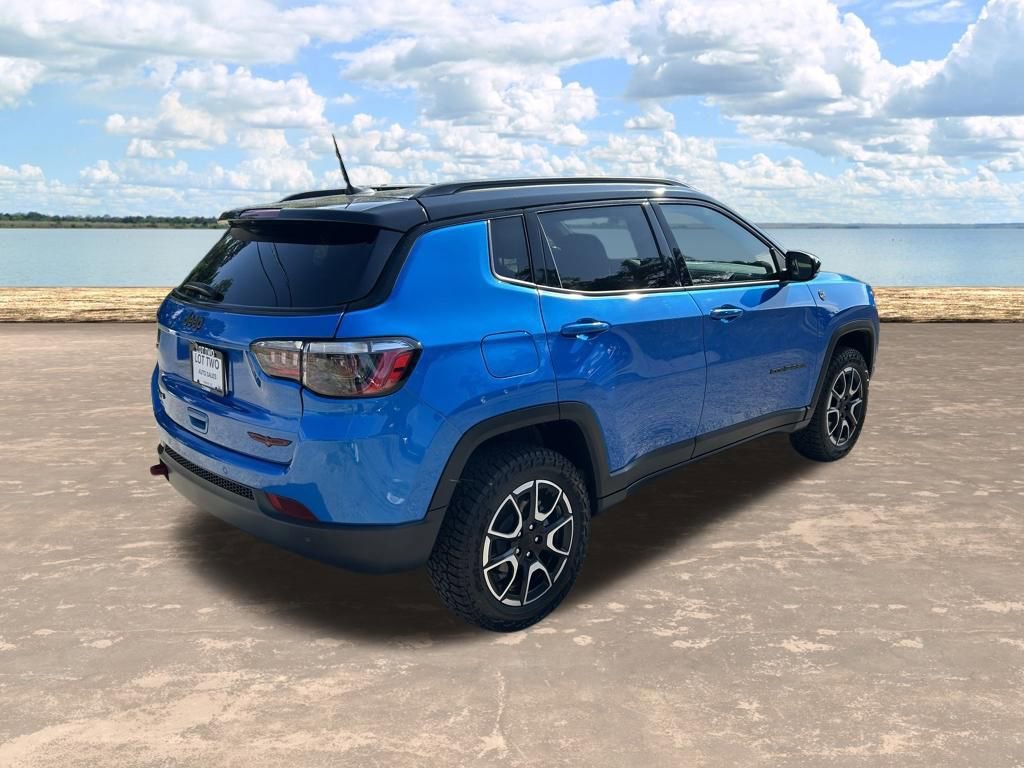 Used 2024 Jeep Compass Trailhawk image 5