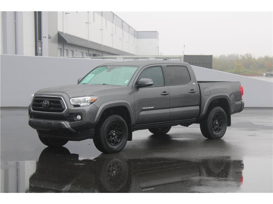 Used 2022 Toyota Tacoma SR5 w/ Technology Package AWD/4WD image 1