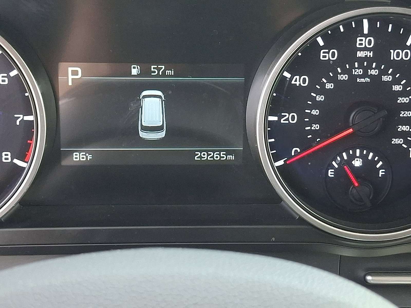 Used 2024 Kia Carnival LX FWD image 21