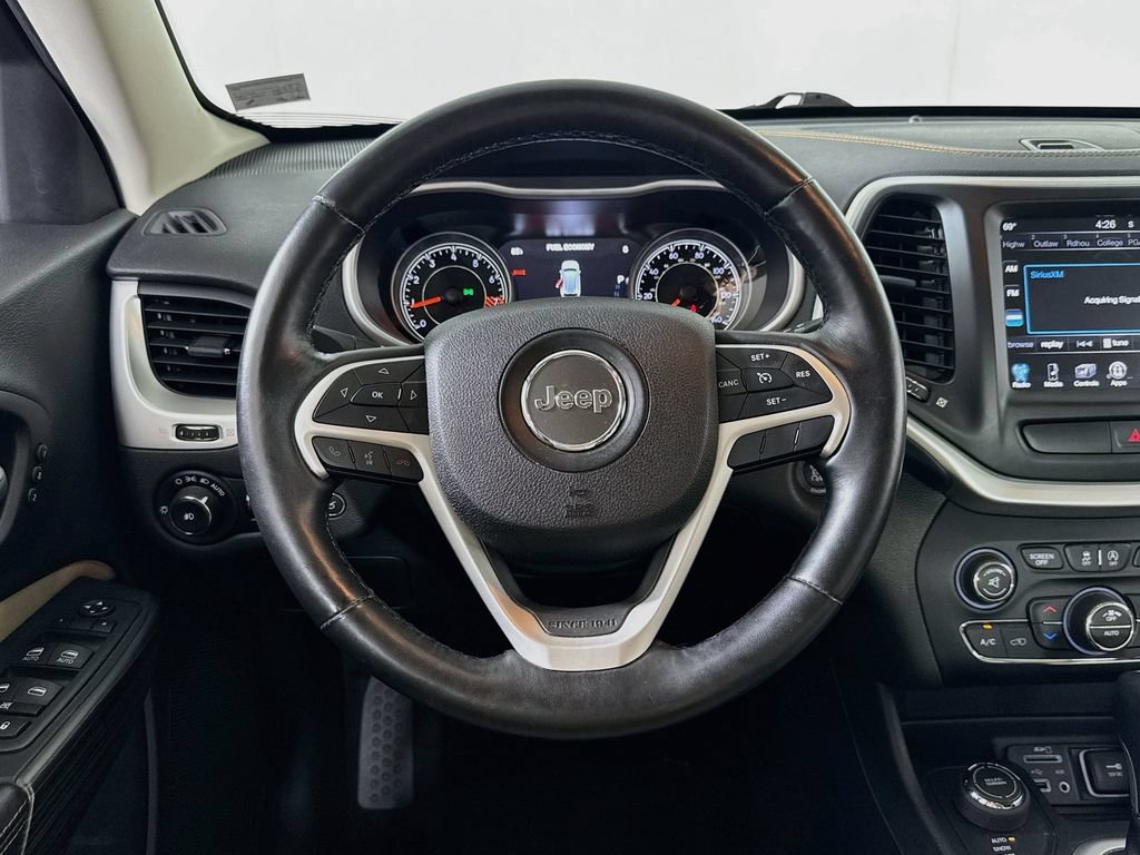 Used 2015 Jeep Cherokee Limited w/ Luxury Group AWD/4WD image 11