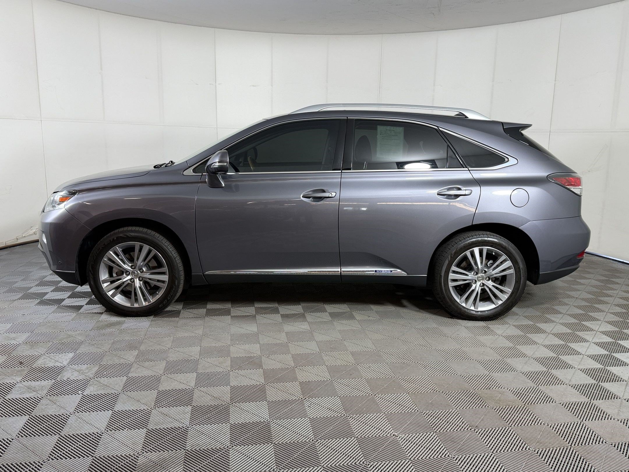 Used 2015 Lexus RX 450h AWD image 2