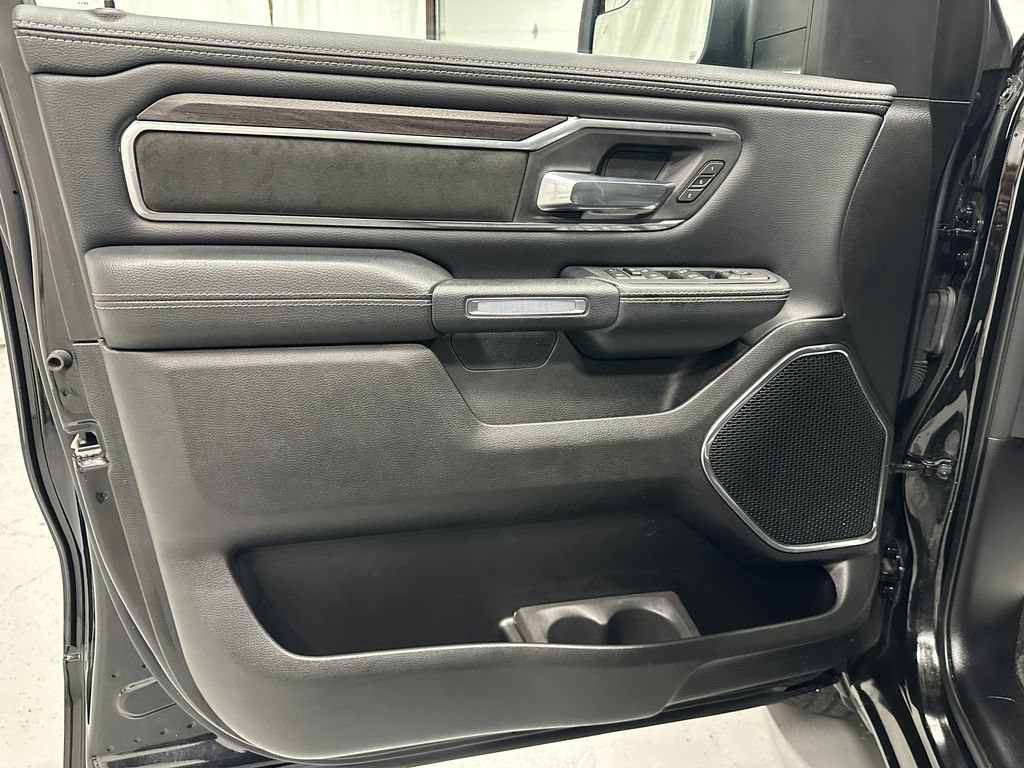 Used 2025 RAM 1500 Laramie AWD/4WD image 8