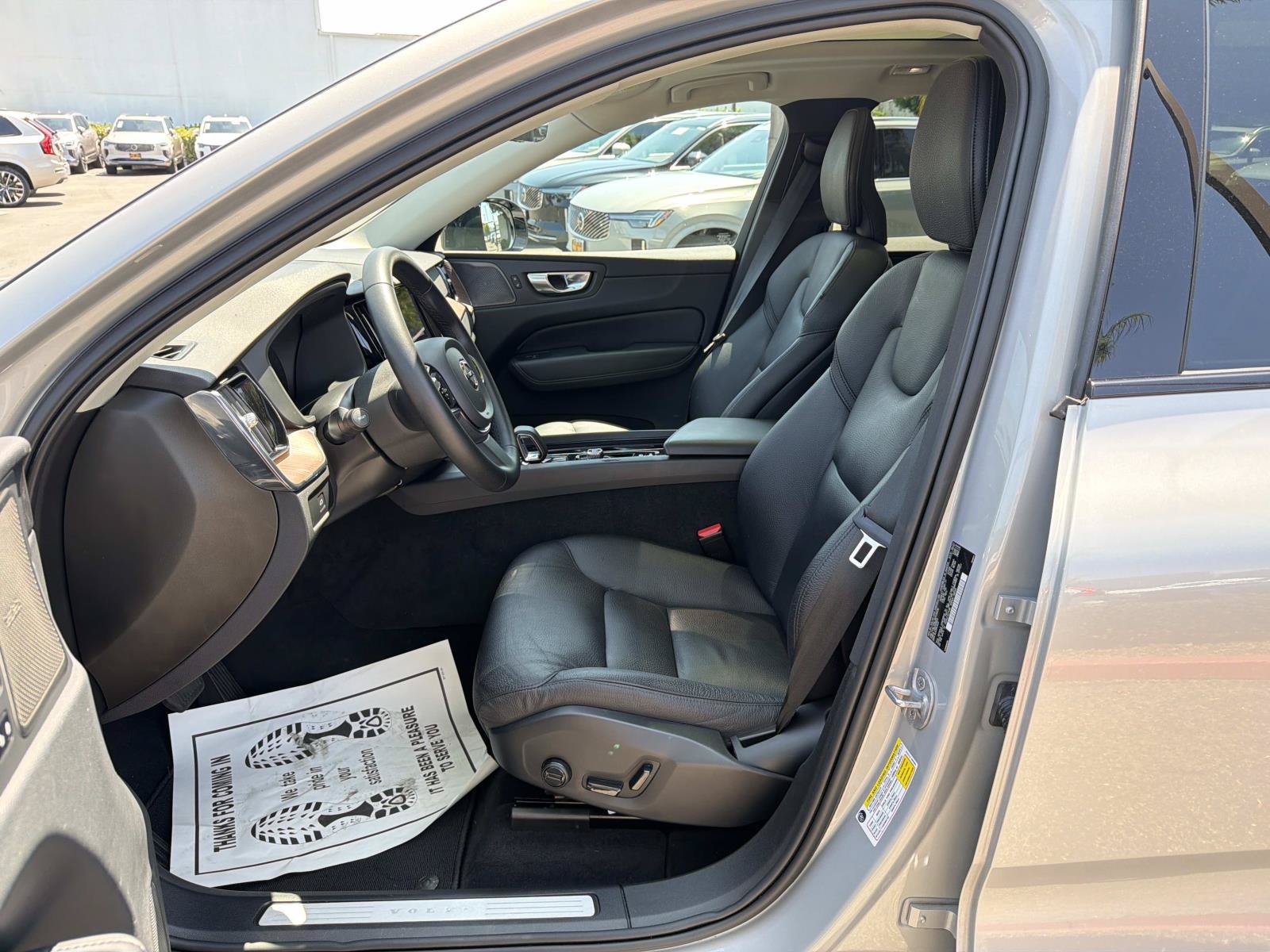 Certified 2024 Volvo XC60 B5 Plus w/ Protection Package Premier AWD/4WD image 17
