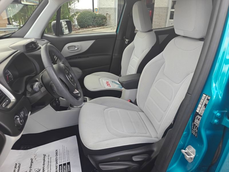 Used 2022 Jeep Renegade Latitude image 11