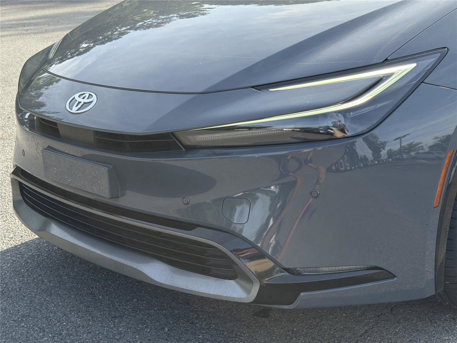 Used 2023 Toyota Prius XLE FWD image 30