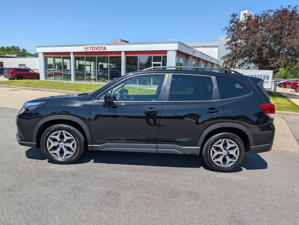 Used 2024 Subaru Forester Premium AWD/4WD image 2